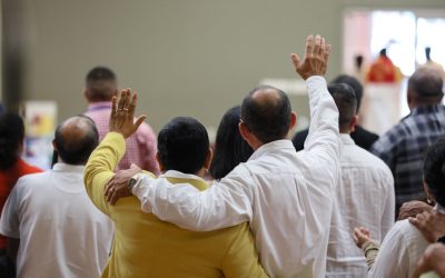 El Departamento de Vida Familiar amplía la formación para el matrimonio en la diócesis con una conferencia matrimonial en español